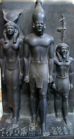 Schist triad sculptures of Menkaure 2.jpg